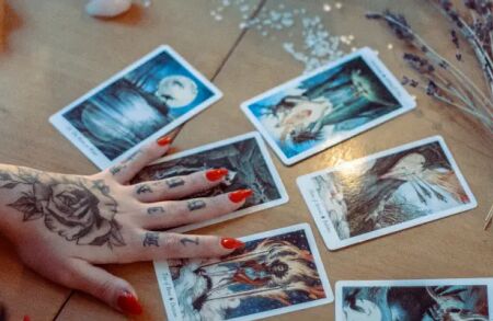 Tarot divinatoire : les 3 oracles qui vont vous convaincre !
